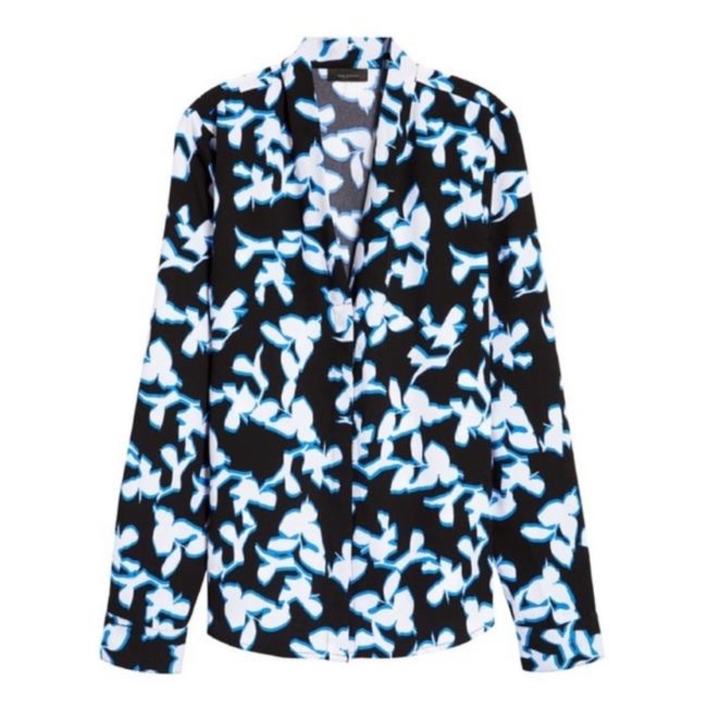 NWOT HALOGEN V-NECK TOP in Black Floral Print
